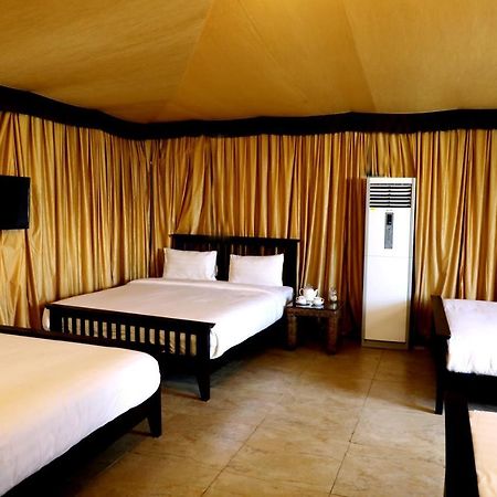Sunnys World Hotel Pune Luaran gambar