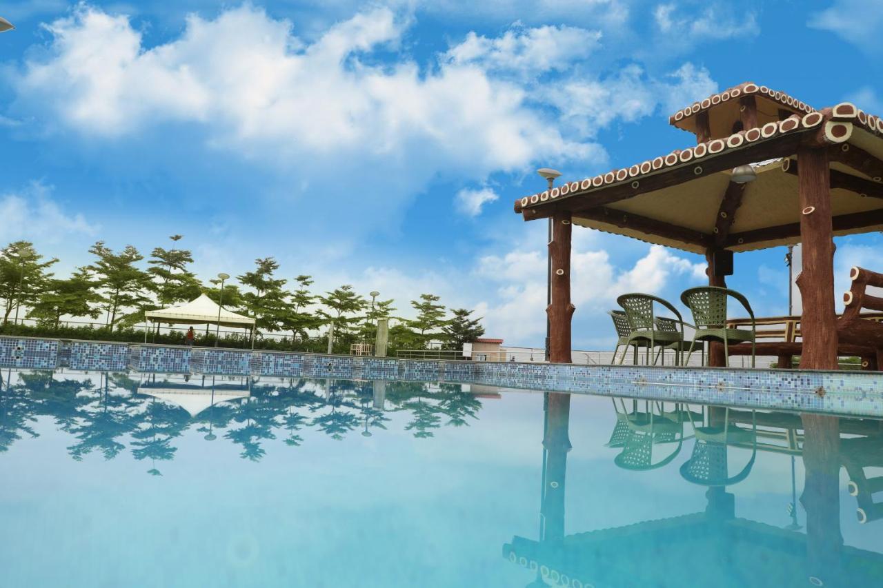 Sunnys World Hotel Pune Luaran gambar